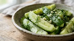 Pepinos sem marinada — um truque simples que confere um sabor intenso