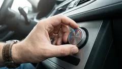 Está definitivamente a fazer isto mal: a verdade sobre o uso do ar condicionado depois de ligar o motor