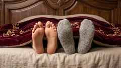Dormir com meias: prejuízo ou benefício? Uma desmistificação que vai surpreender toda a gente