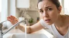 Retorno de água no misturador: é seguro beber água morna da torneira da água fria